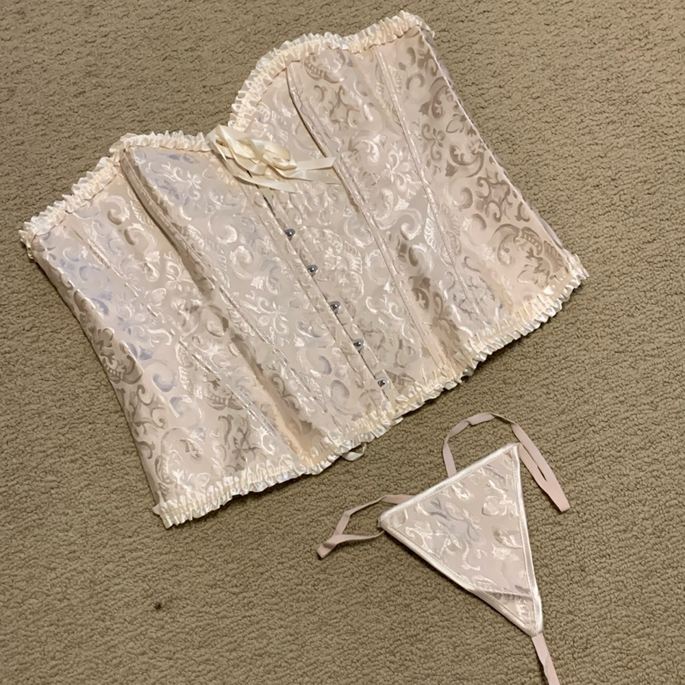 COPY - NWOT- Beige embossed corset with thong-